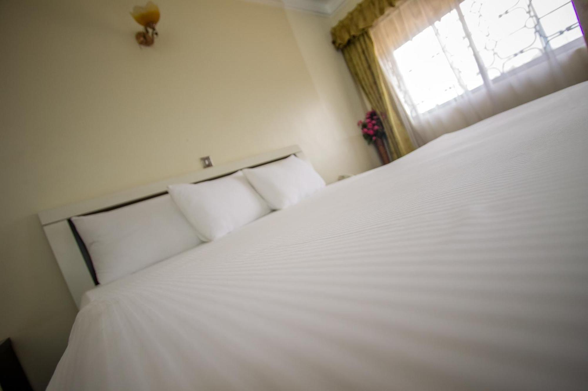 Alfa Hotel Munyonyo 坎帕拉 外观 照片