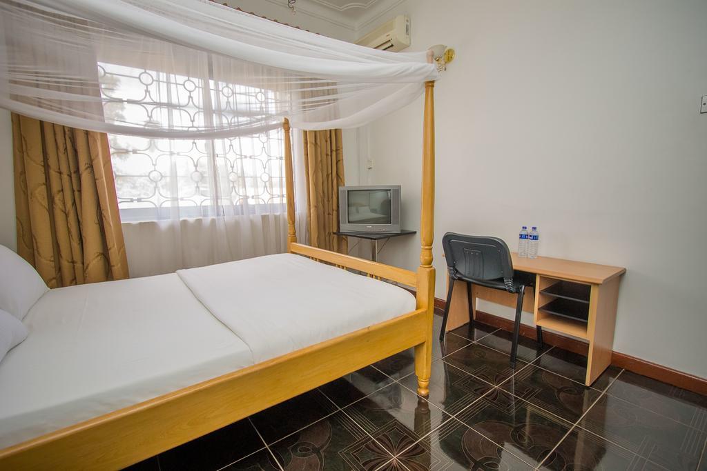 Alfa Hotel Munyonyo 坎帕拉 外观 照片